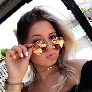 Meet your Posher, Paige